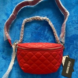 Steve Madden
Mandie Convertible Fanny Pack